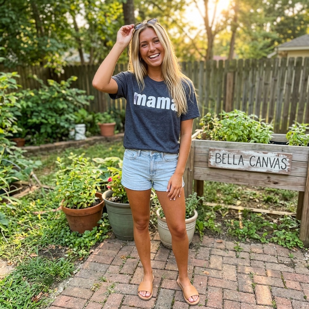 Mama Graphic Tee - Charcoal Women’s Short Sleeve Top slightly faded M, size med.
